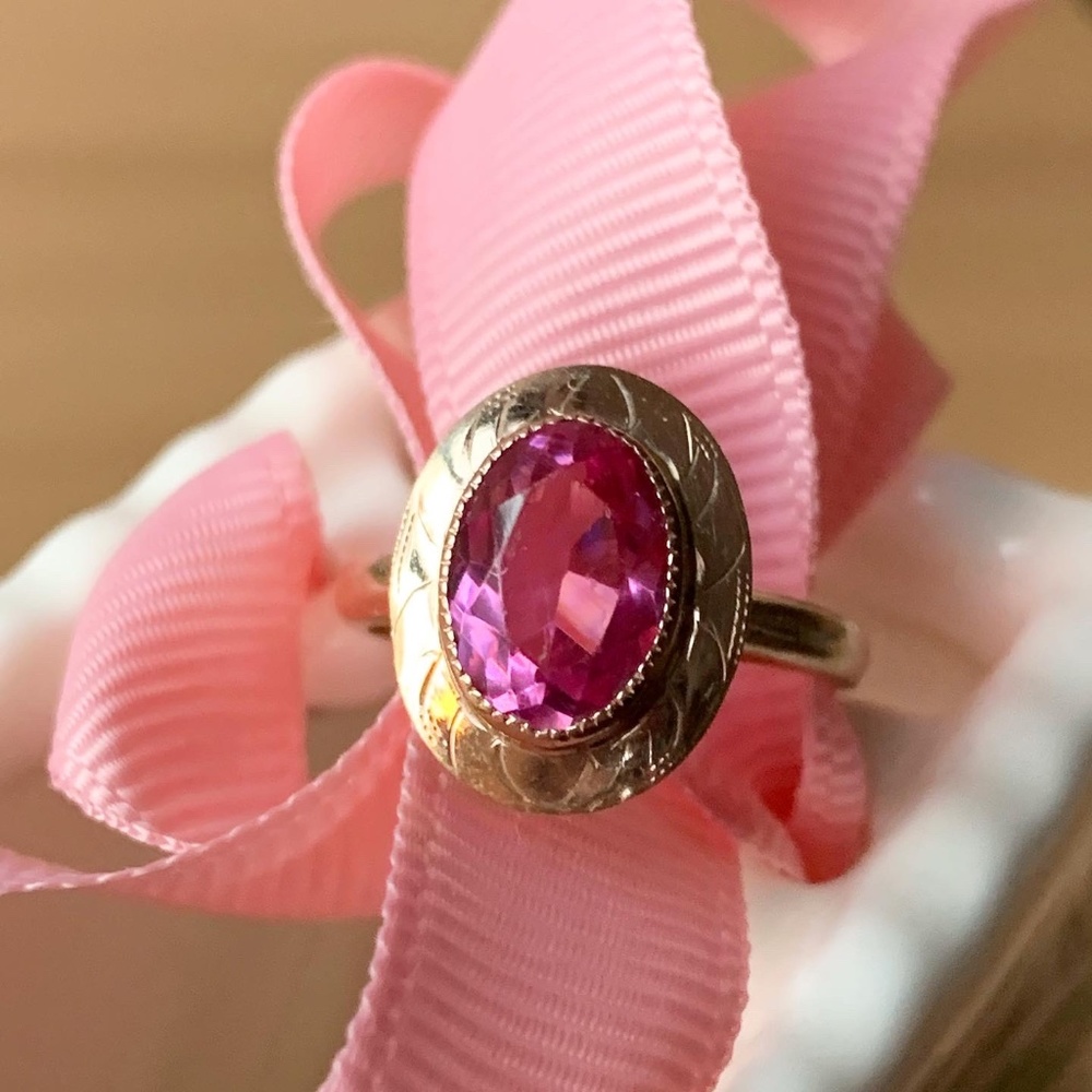 VINTAGE 10K GOLD PINK PASTE GLASS STONE ORNATE RING MATCHING EARRINGS IN SHOP